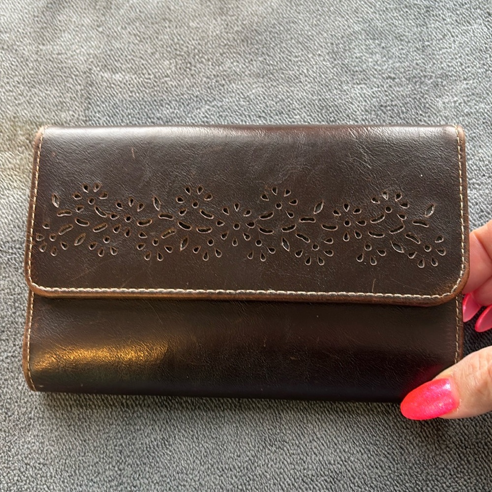 RGA Accessories brand Tri-Fold
Checkbook Wallet Vintage Floral Design